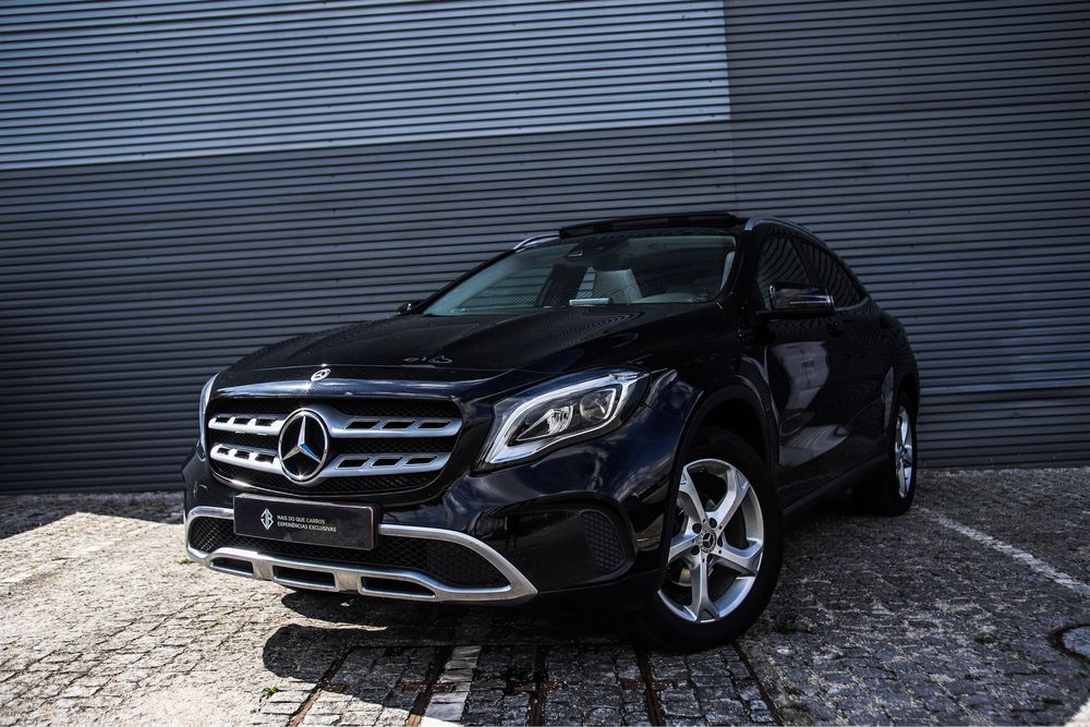 Mercedes-Benz GLA 180d Panoramico  (Facelift 2017)