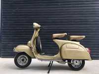 Vespa clássica Super 150