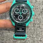 SO33L103: Polar Lights od Omega x Swatch