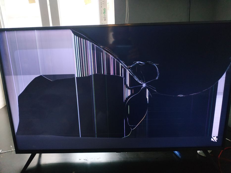Продам Плазменый Телевизор на Запчасти Разбита Матрица