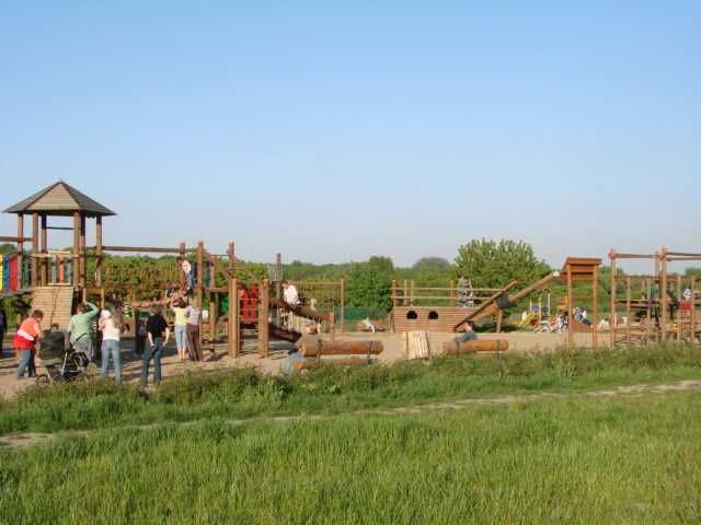 TANIO-Kawalerka-dostępne_05-09.08-bardzo-blisko-plaży-BALKON-PARKING