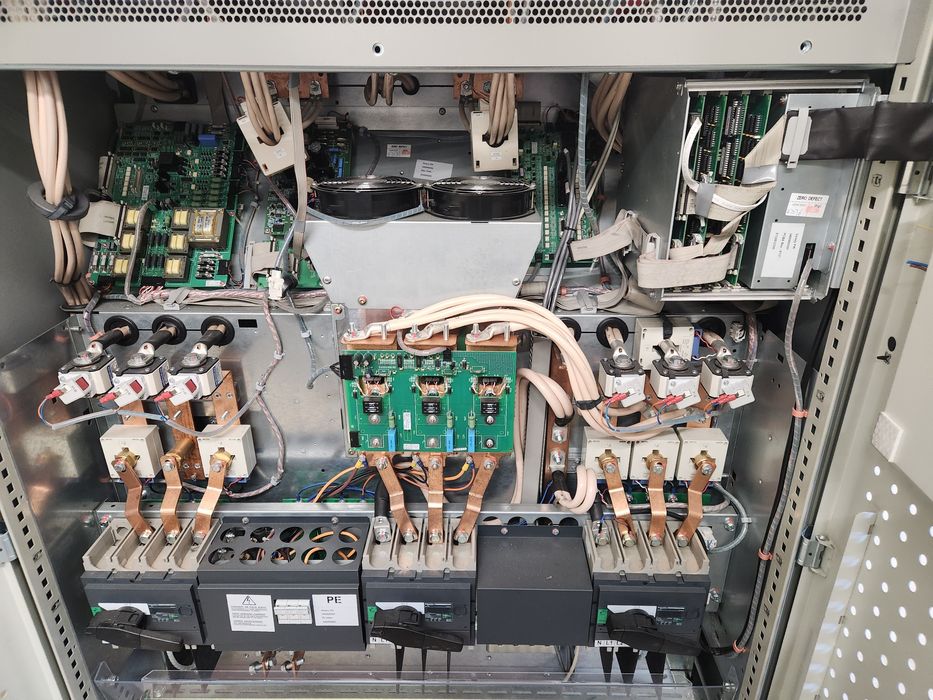 Джерело безперебійного живлення ДЖБ, UPS, APC Galaxy 200KVA  200кВА.