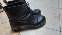 Botas Pretas Pull and Bear