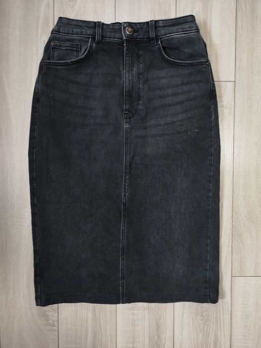 Чорна джинсова юбка
