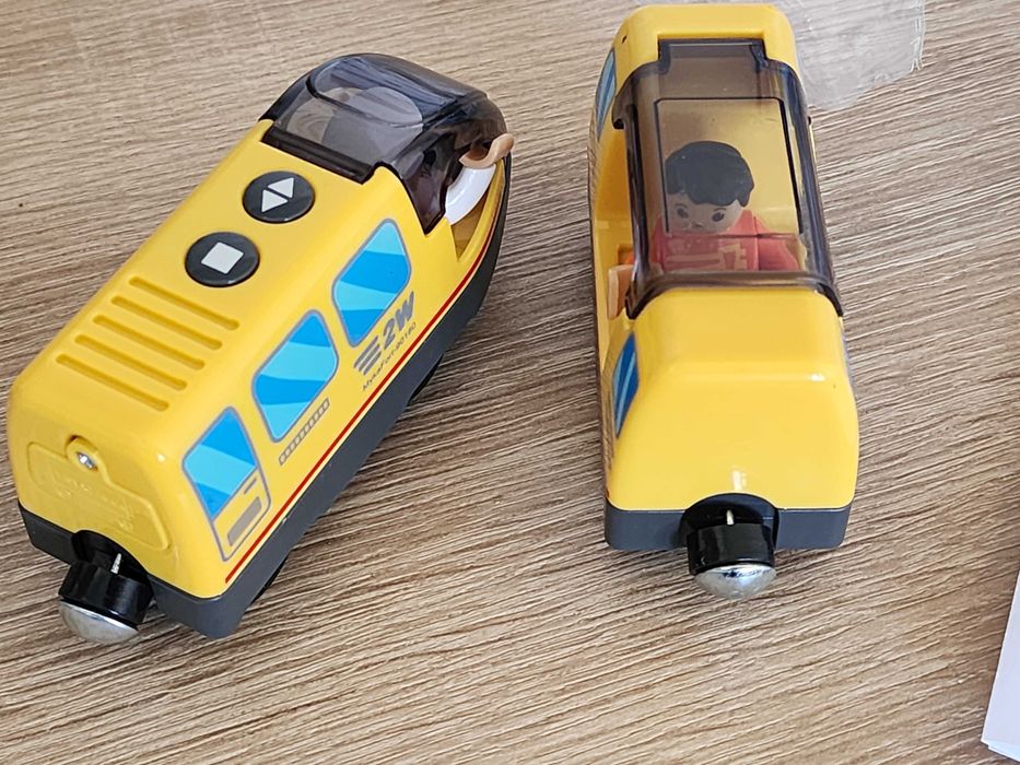 Локомотив поїзд з вагончиком на батарейках жовтий новий