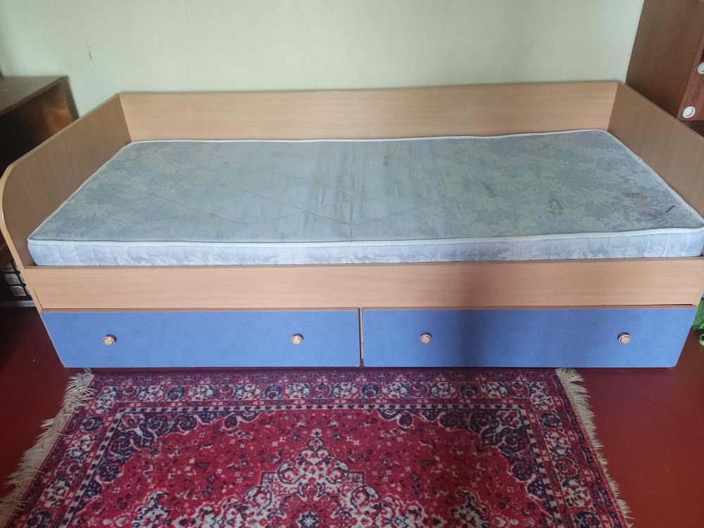 Продам ліжко односпальне