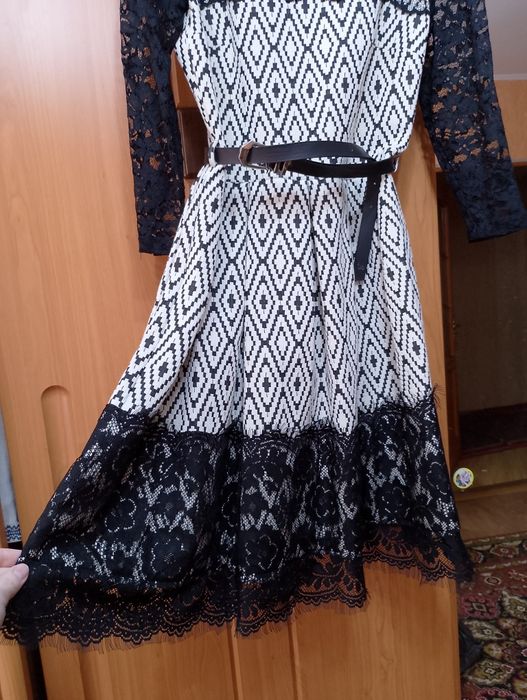 Красива жіноча сукня