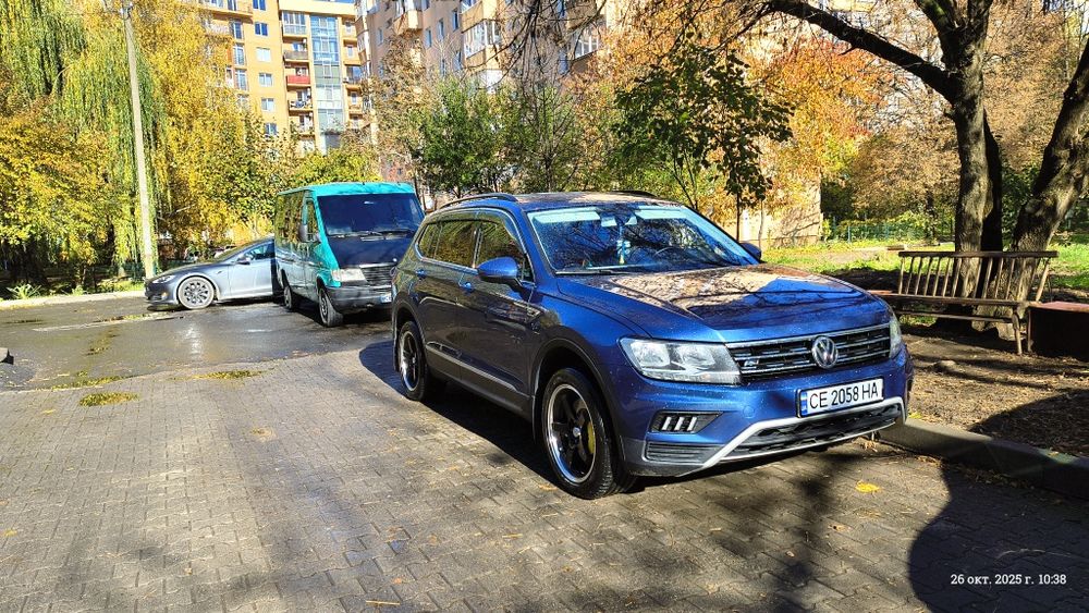 Volkswagen Tiguan 2.0 TSI SE