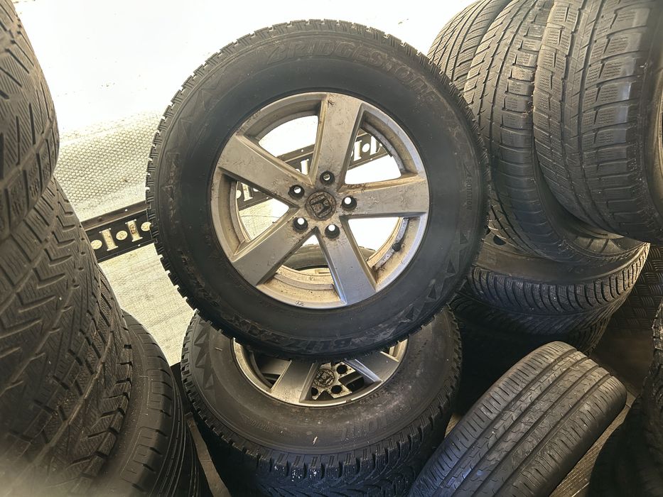 Felgi Aluminiowe 16 Honda z oponami zimowymi 225/70 16 5x114,3