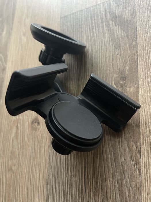 Tesla Y - тримач для телефону