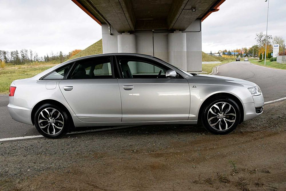 Audi A6, 2.4 benzyna, 2004 rok. Ładna, godna uwagi.