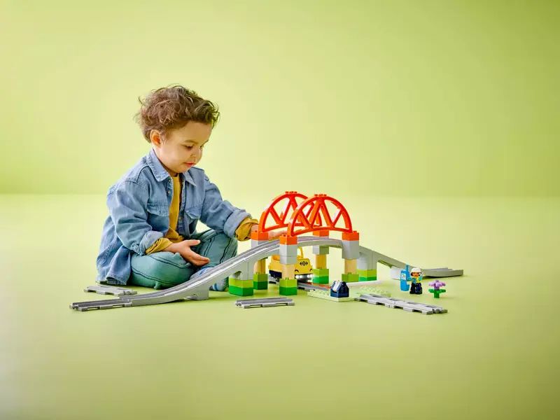 LEGO DUPLO® Most i tory kolejowe - zestaw rozszerzający 10426