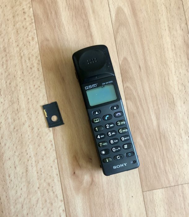 Рідкисний телефон Sony CMD X1000
