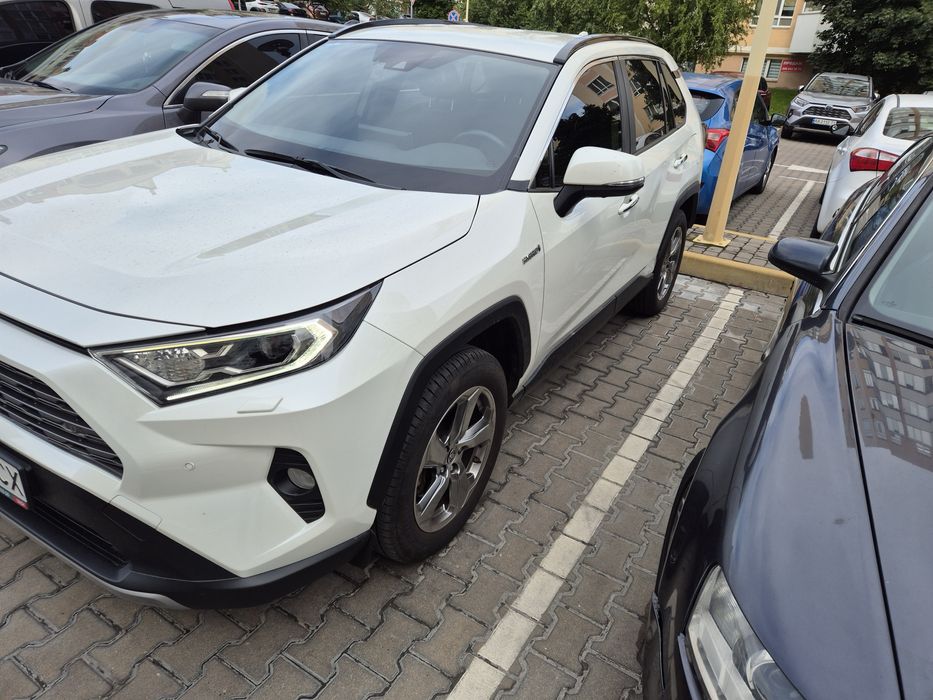 Toyota Rav 4 гібрід 2.5