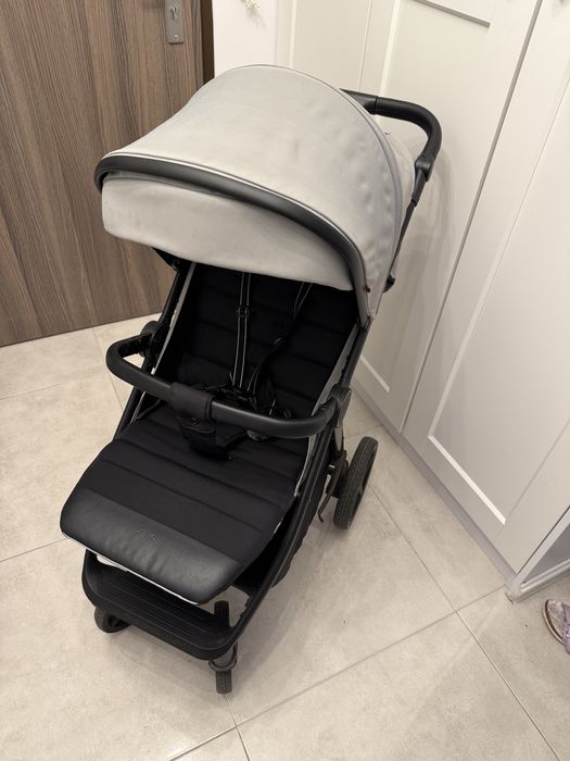 Wózek spacerowy Carrello Bravo