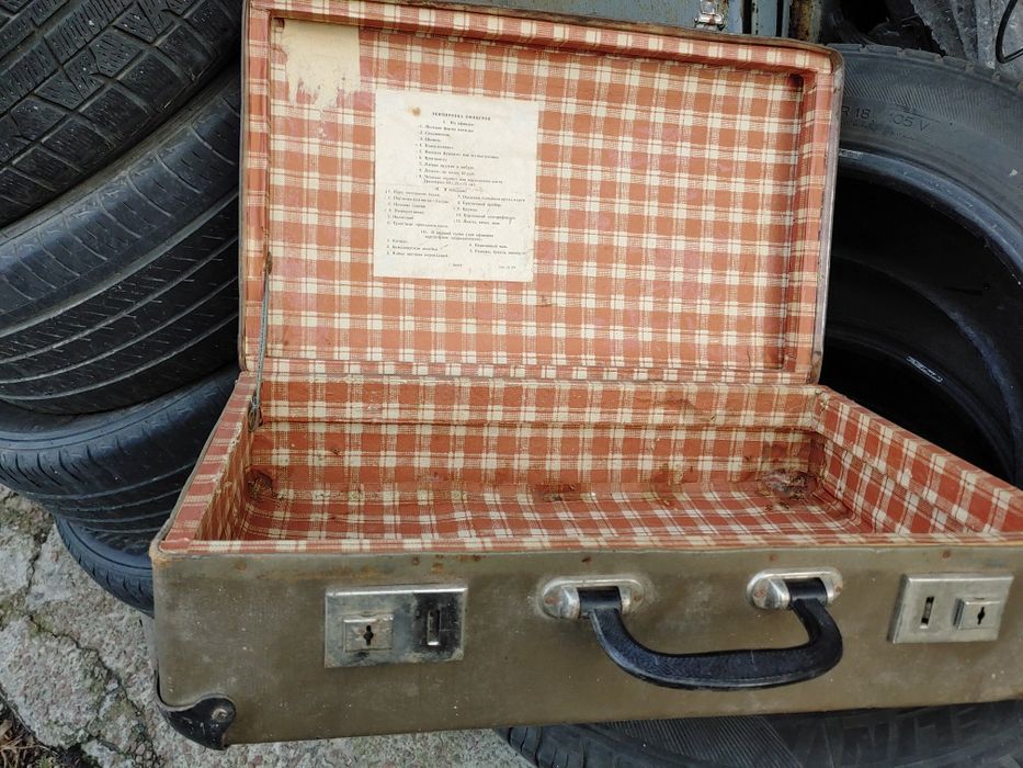Винтажный армейский офицерский тревожный чемоданчик  всего 444 грн