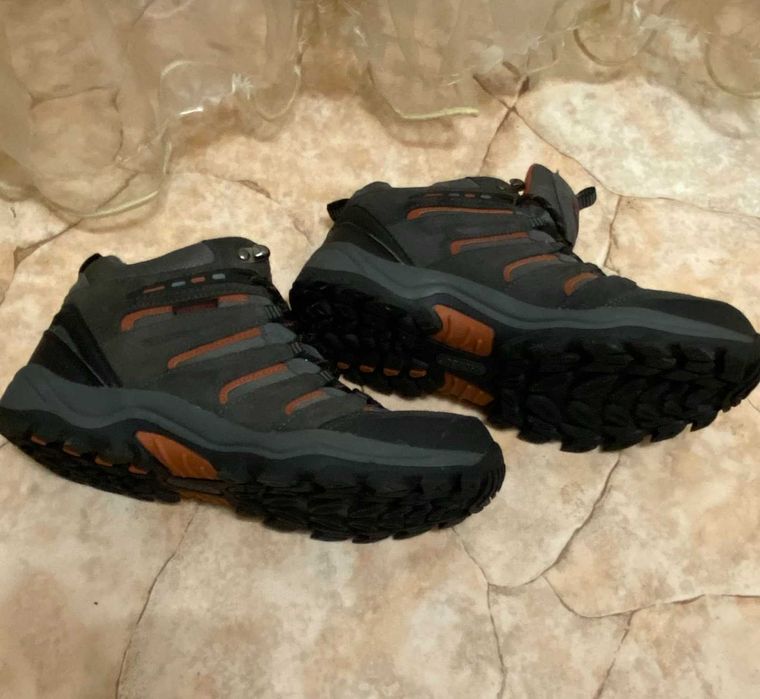 Продам зимове чоловіче взуття