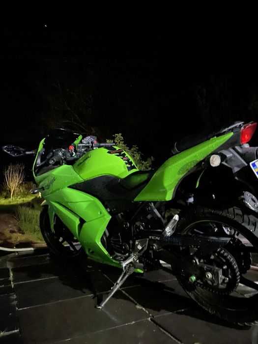 Kawasaki Ninja гарний стан все супер працює ідеально