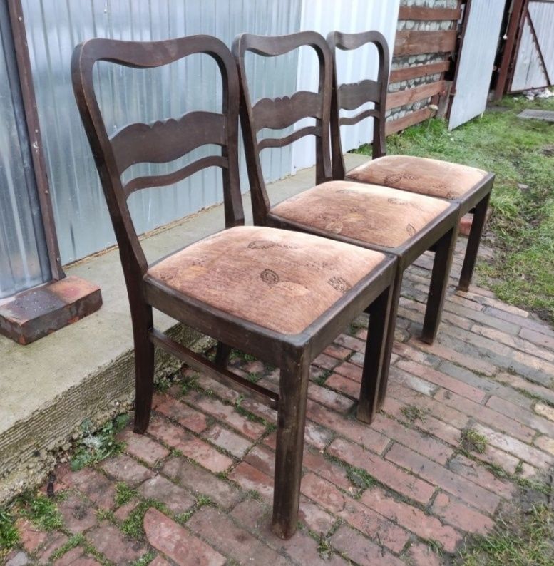 Piękne stare drewniane gięte krzesła na sprężynach vintage retro PRL