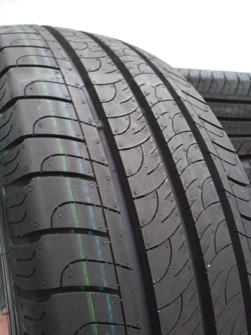 Opony letnie 215/60R17C Goodyear 23r 100% bieżnik