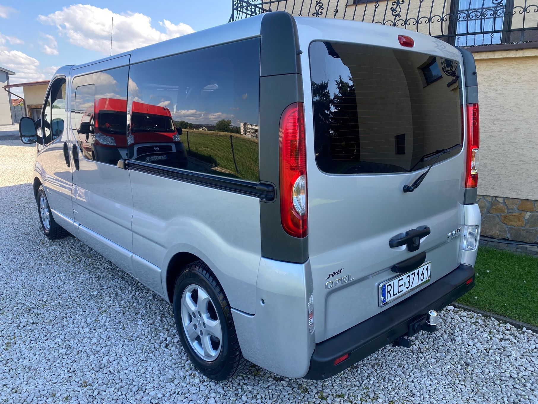 Opel Vivaro Max długi 9-osobowy 2x Dzwi Nawiewy, Niski przebieg