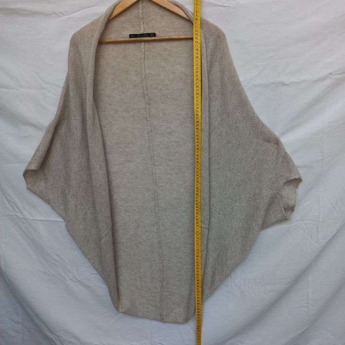 Casaco unisexo bege modelo morcego Tam. M