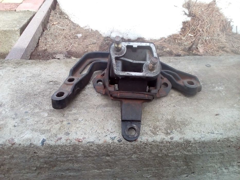 Подушка кріплення права опора двигуна 93BB-6P072-AH Мондео Мк1 Мк2