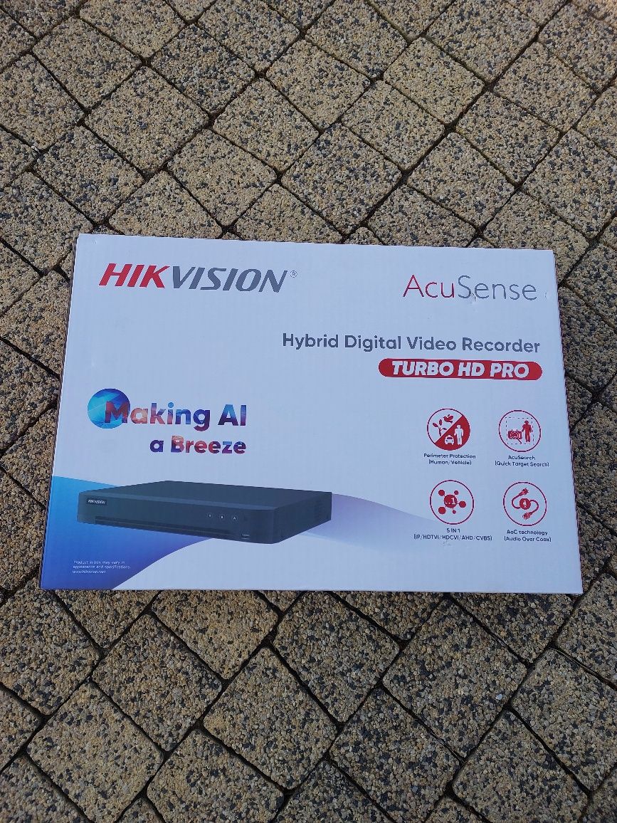 Rejestrator do kamer Hikvision