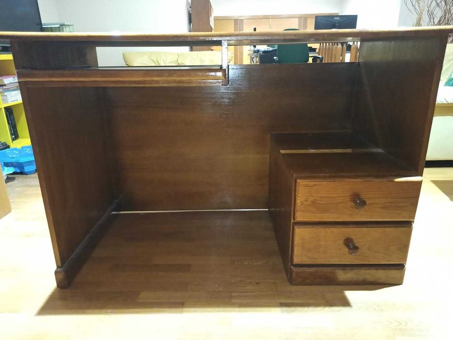 Secretária em pinho mel