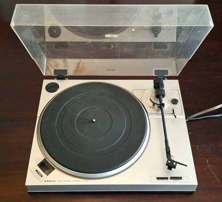 Gira discos Sanyo Vintage agulha nova excelente tudo manutenção feita