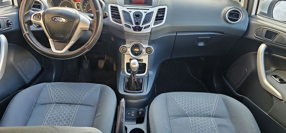 Ford fiesta 1.5 tdci como novo 11