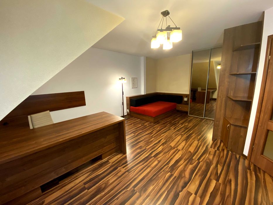 Funkcjonalny dom z garażem (bez pośredników)