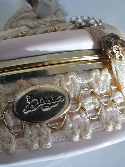 Guarda joias antigo em porcelana Italiana.