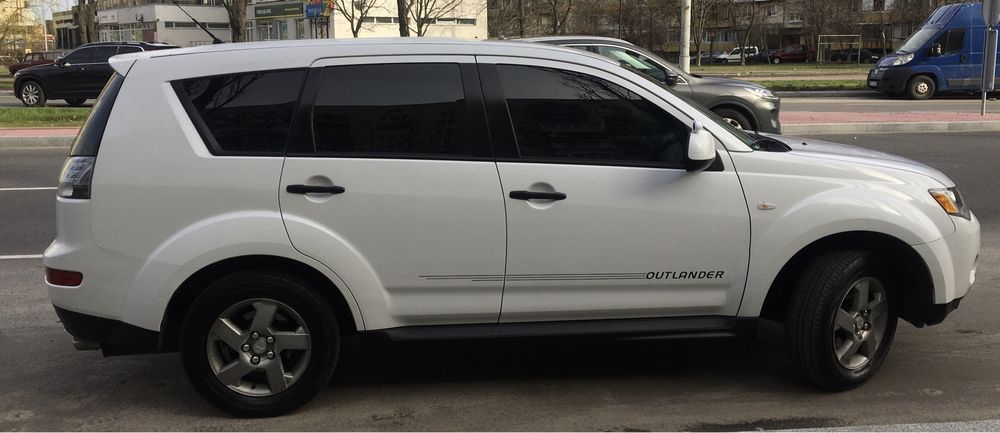 Mitsubishi Outlander XL 2009