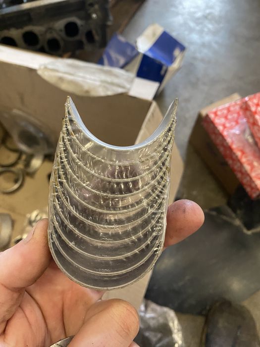 Шатуни і Поршня Таурег, Т5 з 2.5 тді