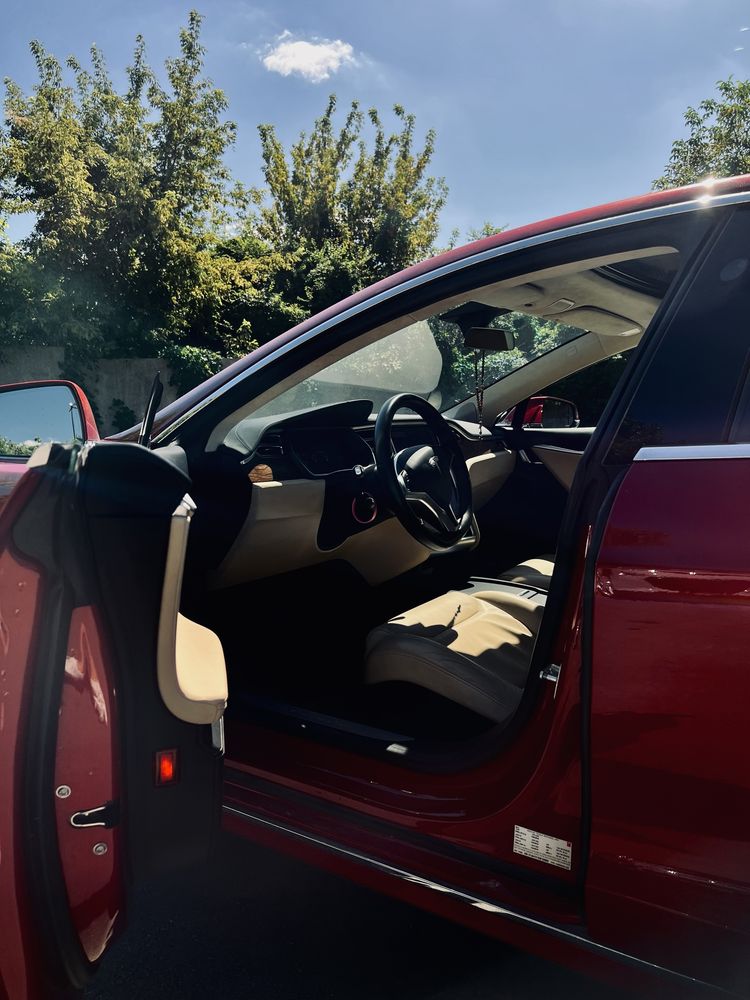 Tesla model s  2017
