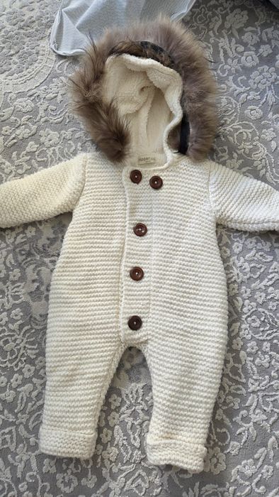 Дитячий комбінезон в'язаний