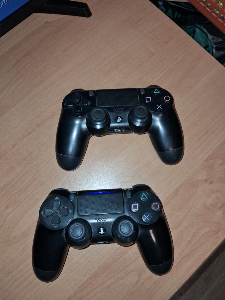 Sony play station 4, + 2 джойстика + ігри