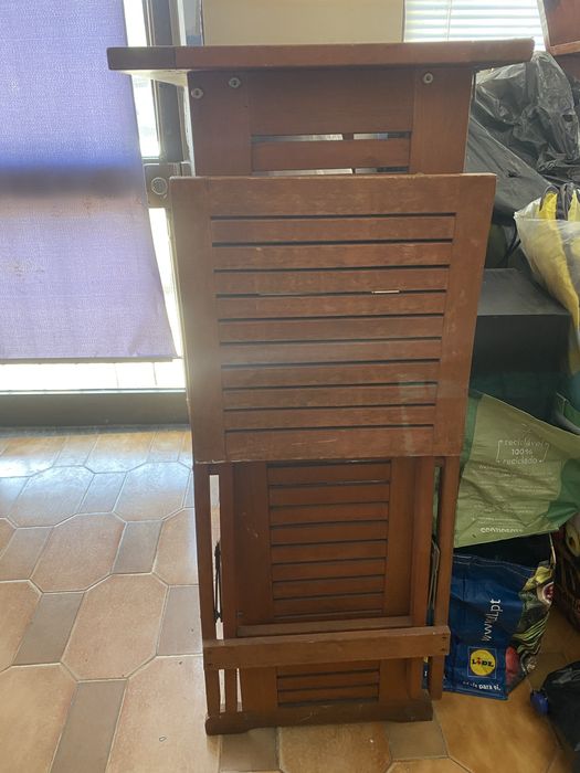 Balcao com 2 bancos de exterior