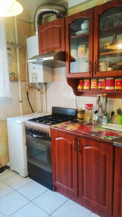 Продается 2-х комнатная Голосеевский район метро Голосеевская