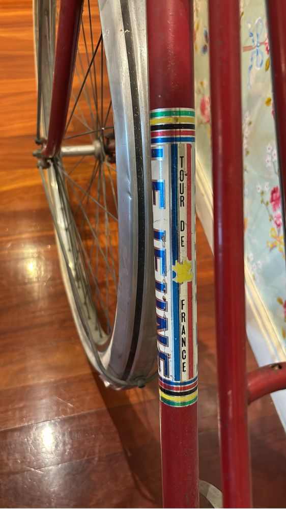 Bicicleta pasteleira vintage