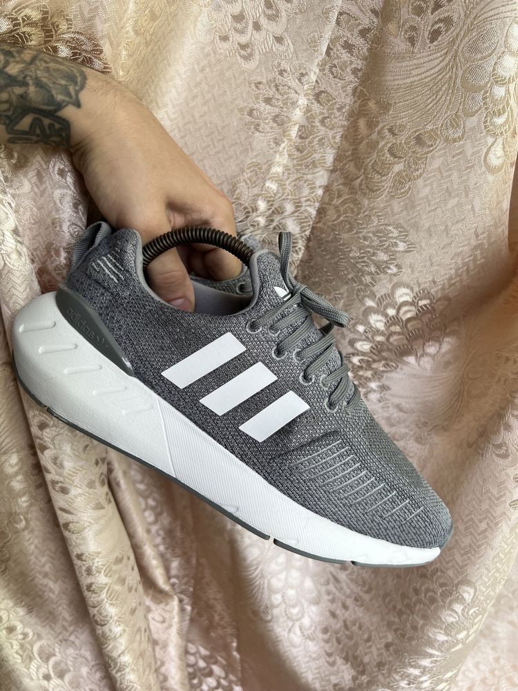 Кроссовки сетка лето беговые лёгкие adidas оригинал размер 38 24,5 см