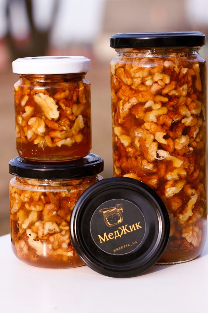 Мед з горіхами, паста амосова  Medzyk