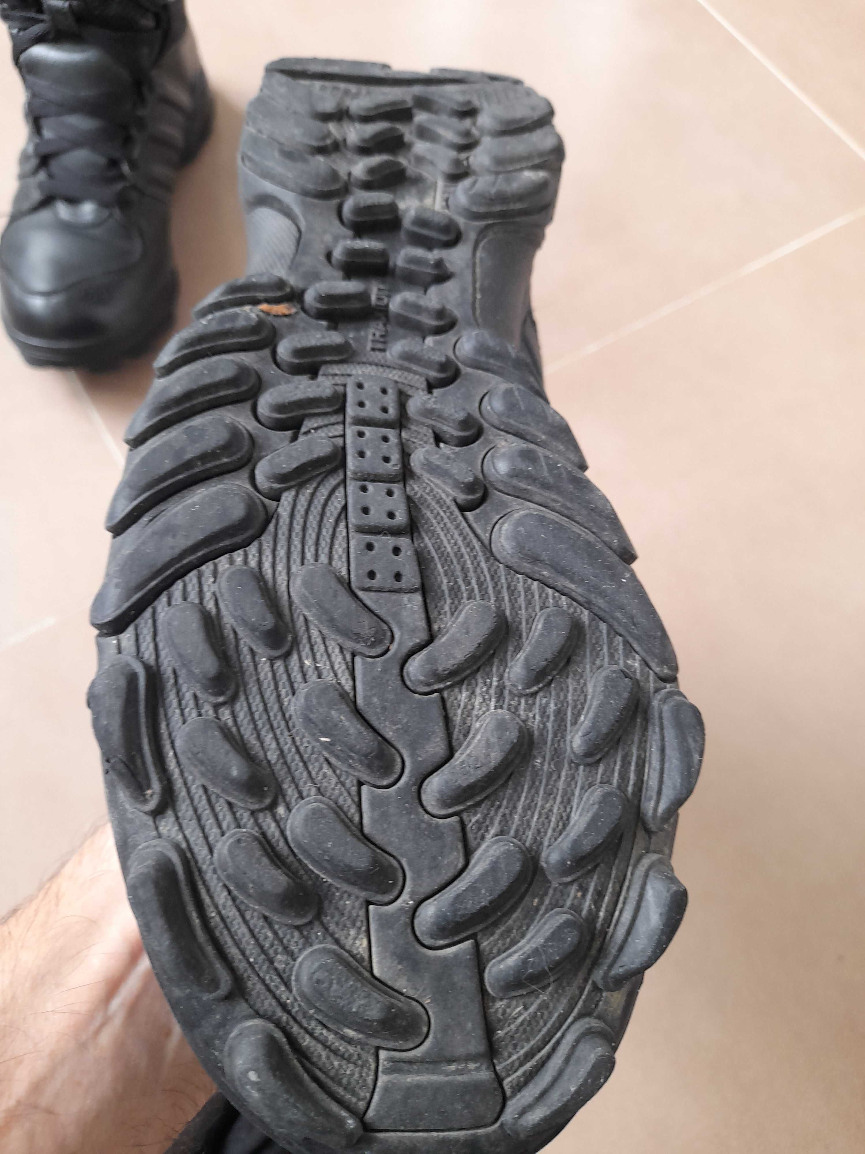 Adidas GSG9.2 waterproof    41 1/3