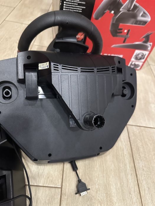 Игровой руль ( консоль)в отличном состоянии