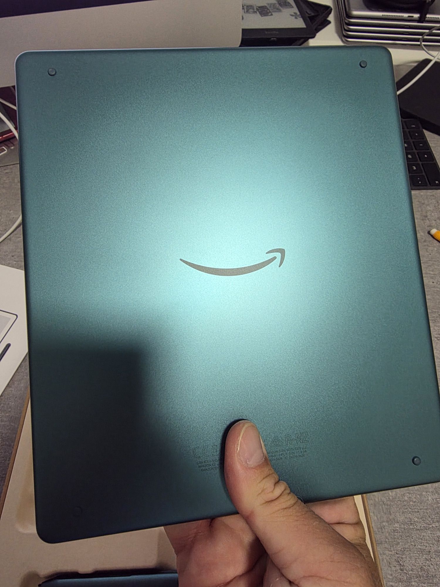 Kindle Scribe 2024. 10 дюйм. 64гб. Зелений. Стілус. 2 покол. Комлпект
