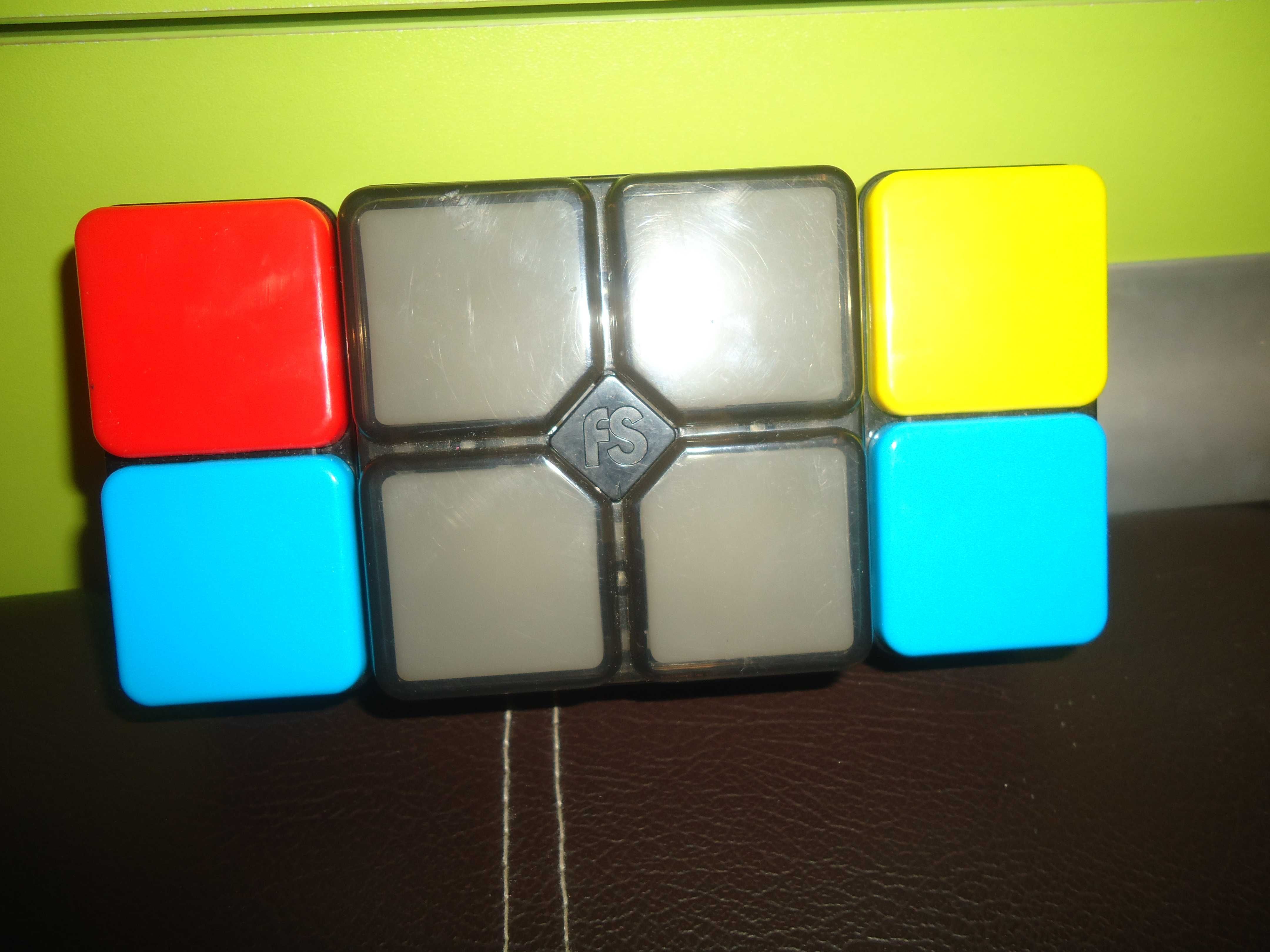 Elektroniczna gra przenośna Flip Slide Match