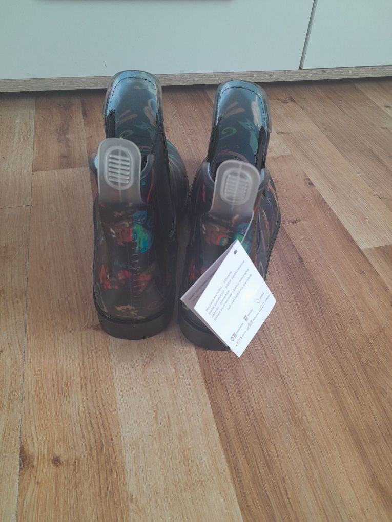 Nowe kalosze, botki na deszcz