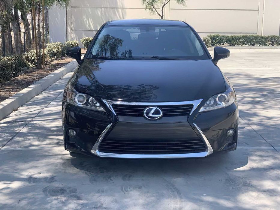 Lexus CT 200h Hybrid      2017
