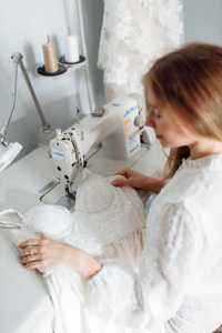 Suknia ślubna fasony rozmiary tiulowa muślinowa gładka z rękawami